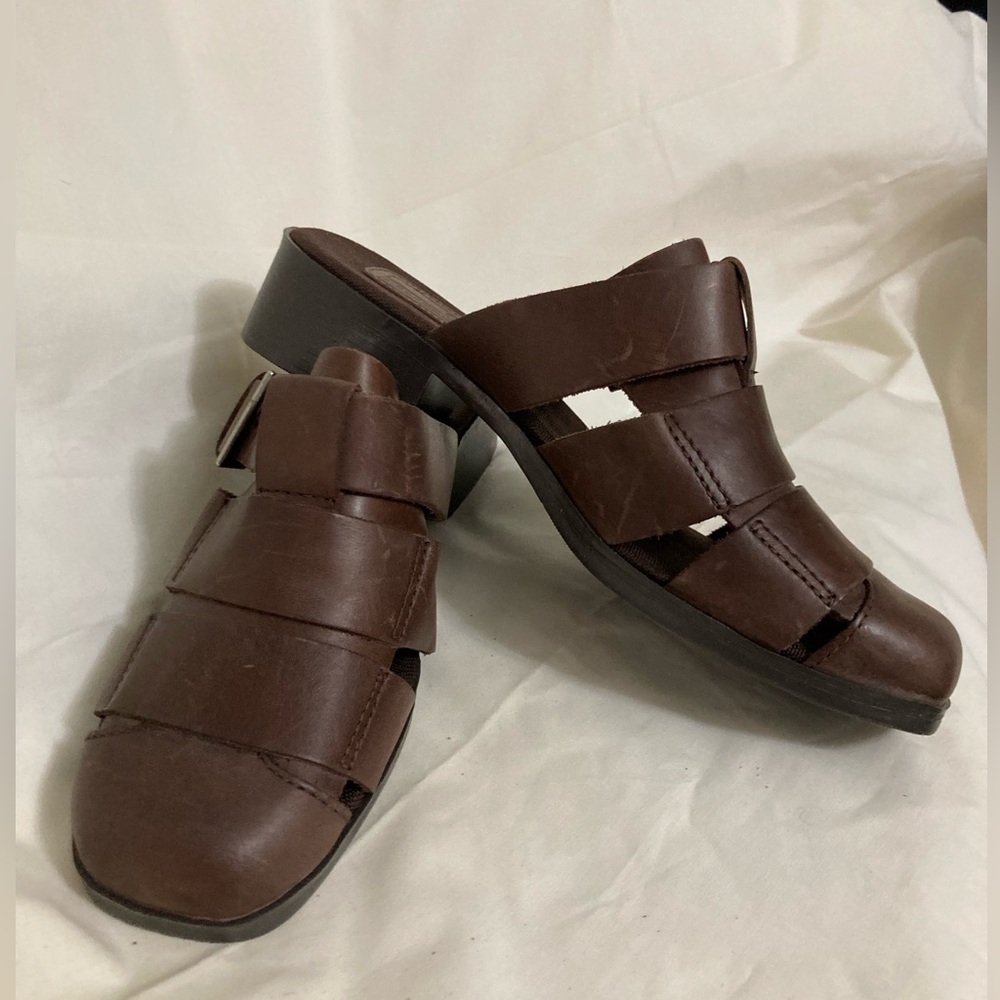 ALLISON CHASE Chucky Leather Mules NWOT